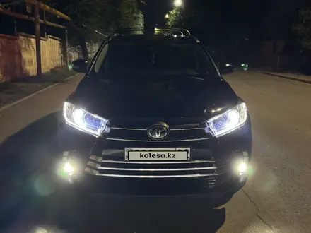 Toyota Highlander 2019 года за 15 000 000 тг. в Алматы – фото 28