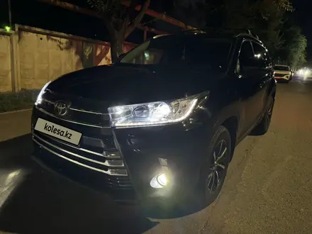 Toyota Highlander 2019 года за 15 000 000 тг. в Алматы – фото 29