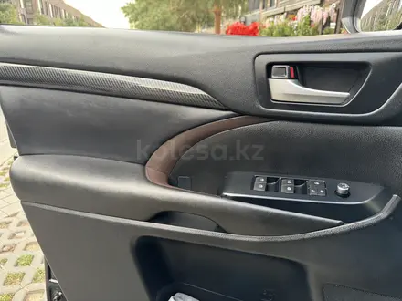 Toyota Highlander 2019 года за 15 000 000 тг. в Алматы – фото 4