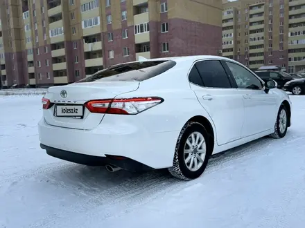 Toyota Camry 2020 года за 15 000 000 тг. в Семей – фото 5