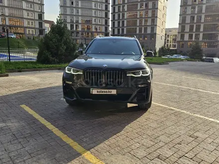 BMW X7 2021 года за 42 500 000 тг. в Алматы – фото 2