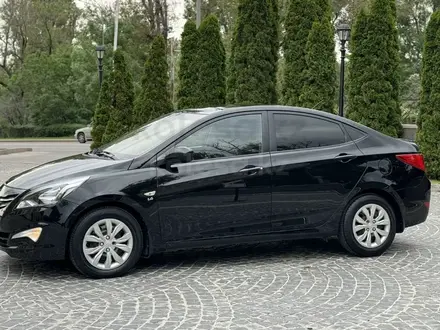 Hyundai Solaris 2014 года за 5 600 000 тг. в Астана – фото 2