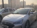 Hyundai Elantra 2019 года за 7 800 000 тг. в Алматы – фото 2