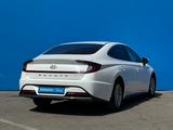 Hyundai Sonata 2021 года за 10 260 000 тг. в Алматы – фото 3