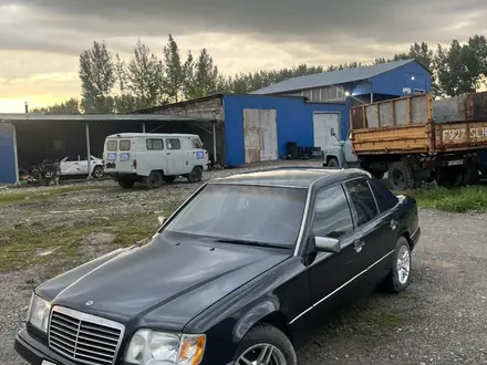 Mercedes-Benz E 280 1993 года за 2 100 000 тг. в Усть-Каменогорск