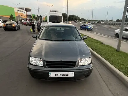 Volkswagen Jetta 2002 года за 1 600 000 тг. в Алматы – фото 3