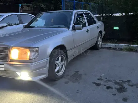 Mercedes-Benz E 300 1991 года за 1 750 000 тг. в Костанай – фото 2