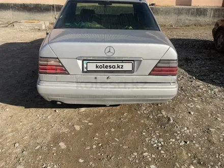 Mercedes-Benz E 200 1994 года за 1 200 000 тг. в Туркестан – фото 3