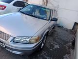 Toyota Camry 1998 годаfor3 400 000 тг. в Усть-Каменогорск – фото 4