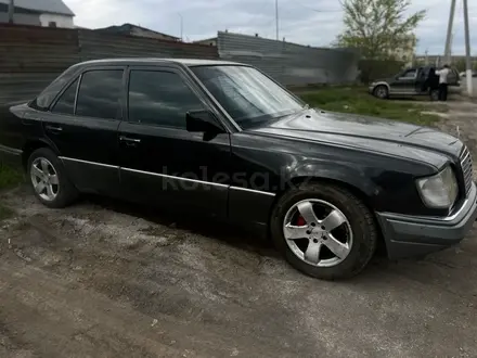 Mercedes-Benz E 320 1994 года за 1 750 000 тг. в Астана – фото 2