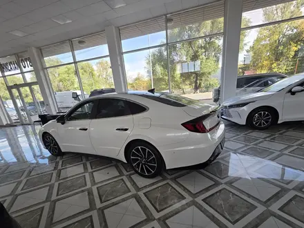 Hyundai Sonata 2021 года за 11 500 000 тг. в Алматы – фото 7