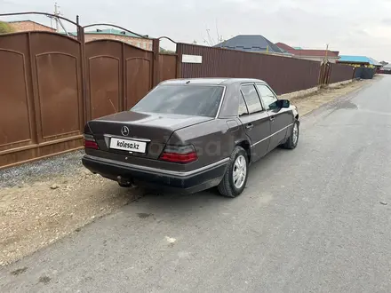 Mercedes-Benz E 200 1994 года за 1 500 000 тг. в Кызылорда – фото 2