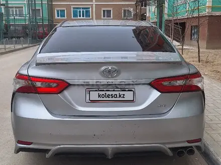 Toyota Camry 2018 года за 9 000 000 тг. в Актау – фото 4