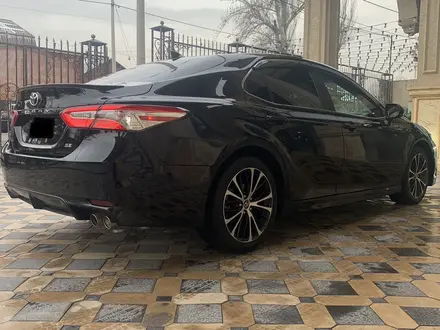 Toyota Camry 2020 года за 13 500 000 тг. в Астана – фото 3