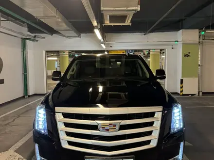 Cadillac Escalade 2020 года за 34 000 000 тг. в Алматы
