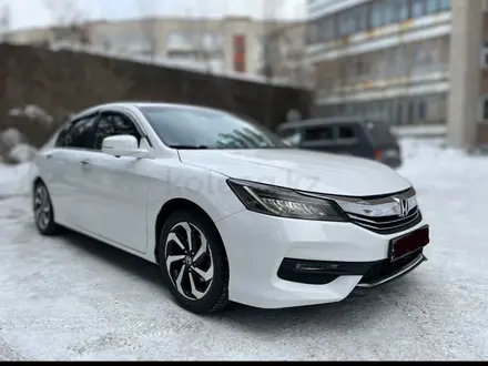 Honda Accord 2018 года за 11 400 000 тг. в Усть-Каменогорск – фото 2