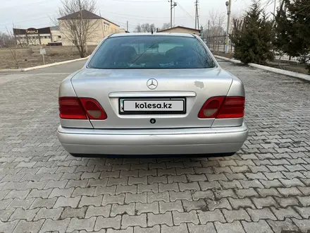Mercedes-Benz E 230 1996 года за 2 250 000 тг. в Шымкент – фото 3