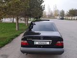 Mercedes-Benz E 220 1994 годаүшін4 300 000 тг. в Алматы – фото 4