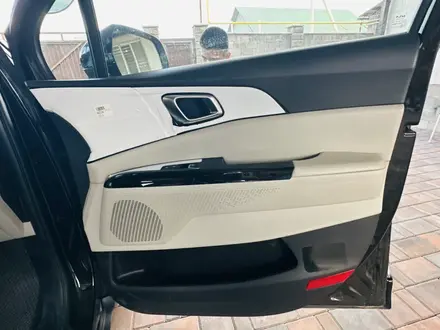 Kia Carnival 2023 года за 18 400 000 тг. в Алматы – фото 7