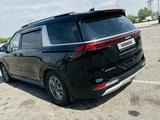 Kia Carnival 2023 года за 19 900 000 тг. в Алматы – фото 2