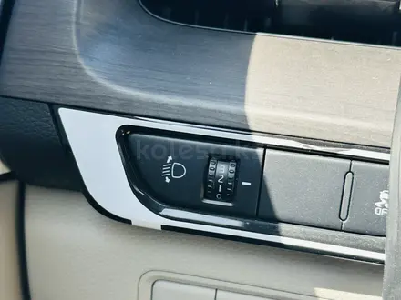 Kia Carnival 2023 года за 18 400 000 тг. в Алматы – фото 19