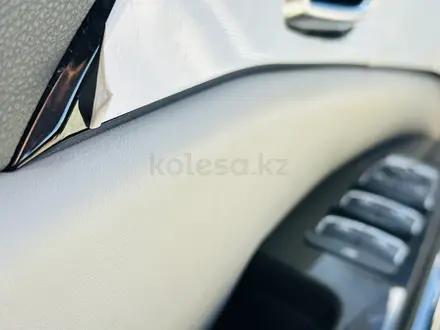 Kia Carnival 2023 года за 18 400 000 тг. в Алматы – фото 20