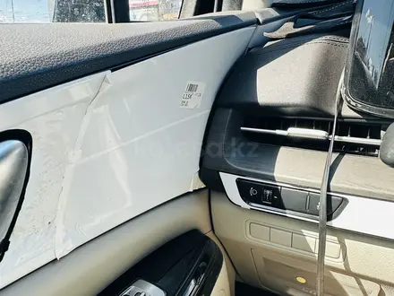 Kia Carnival 2023 года за 18 400 000 тг. в Алматы – фото 21