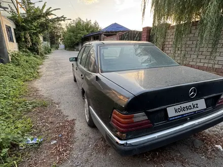 Mercedes-Benz E 230 1992 года за 950 000 тг. в Алматы – фото 6