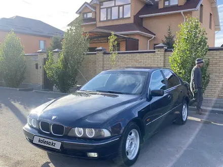 BMW 520 1999 года за 2 700 000 тг. в Караганда