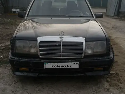 Mercedes-Benz E 200 1993 года за 1 500 000 тг. в Талдыкорган – фото 2