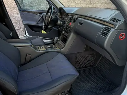 Mercedes-Benz E 280 2002 года за 5 000 000 тг. в Алматы – фото 12