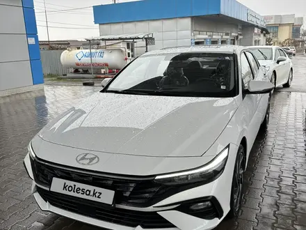 Hyundai Elantra 2023 года за 9 500 000 тг. в Шымкент – фото 3