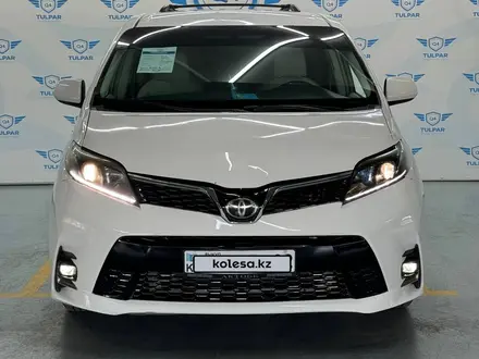 Toyota Sienna 2014 года за 11 200 000 тг. в Алматы – фото 2