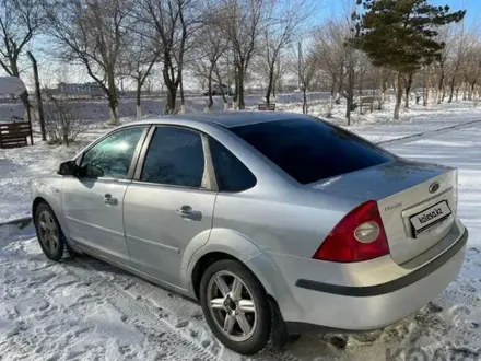 Ford Focus 2007 года за 1 200 000 тг. в Уральск – фото 2