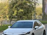 Toyota Camry 2025 года за 23 450 000 тг. в Шымкент – фото 3