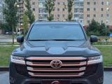 Toyota Land Cruiser 2023 года за 62 200 000 тг. в Астана