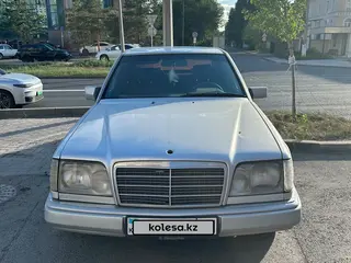 Mercedes-Benz E 320