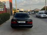 Mercedes-Benz E 320 1999 годаүшін3 900 000 тг. в Жанаозен – фото 2