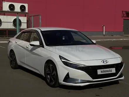 Hyundai Elantra 2021 года за 9 450 000 тг. в Астана – фото 2