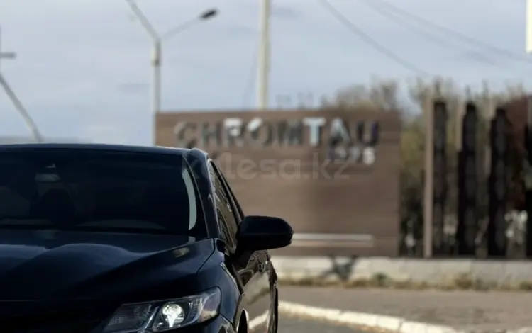 Toyota Camry 2018 года за 8 000 000 тг. в Актобе