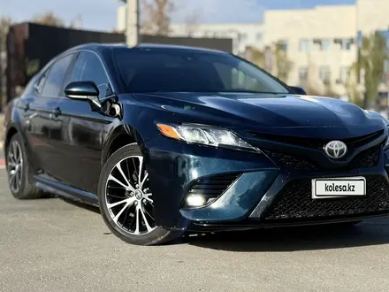 Toyota Camry 2018 года за 8 000 000 тг. в Актобе – фото 10
