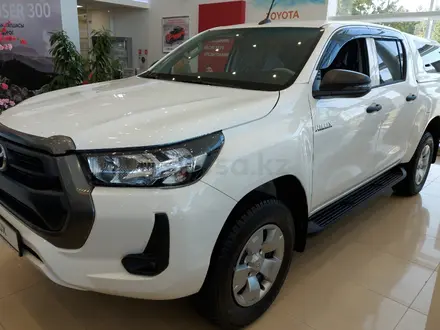 Toyota Hilux Comfort 2023 года за 25 800 000 тг. в Костанай