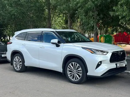 Toyota Highlander 2024 года за 42 000 000 тг. в Астана