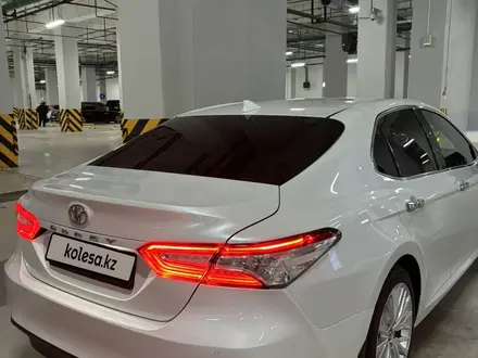 Toyota Camry 2018 года за 13 500 000 тг. в Астана – фото 12