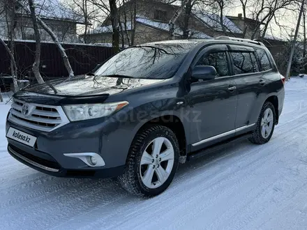 Toyota Highlander 2011 года за 12 500 000 тг. в Караганда