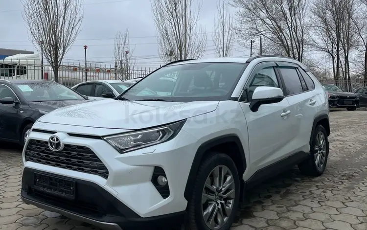 Toyota RAV4 2021 года за 14 200 000 тг. в Уральск