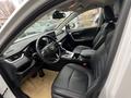 Toyota RAV4 2021 года за 14 200 000 тг. в Уральск – фото 6