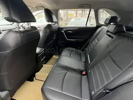 Toyota RAV4 2021 года за 14 200 000 тг. в Уральск – фото 7