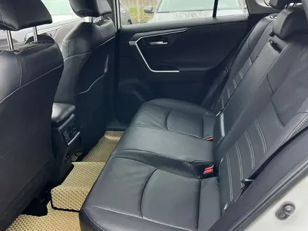 Toyota RAV4 2021 года за 14 200 000 тг. в Уральск – фото 9