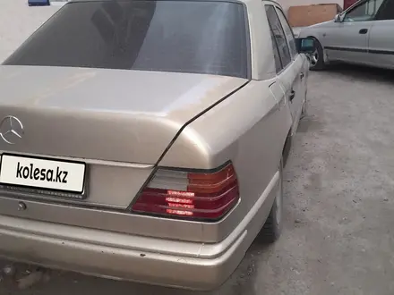Mercedes-Benz E 230 1989 года за 800 000 тг. в Алматы